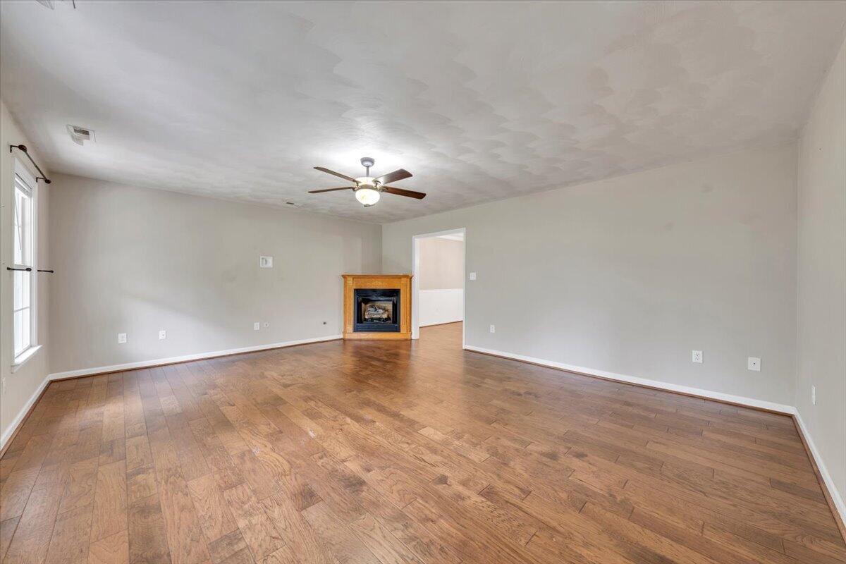 239 Pin Oak Drive Blue Ridge, VA 24064 - Photo 7 of 47 07-MIB02102
