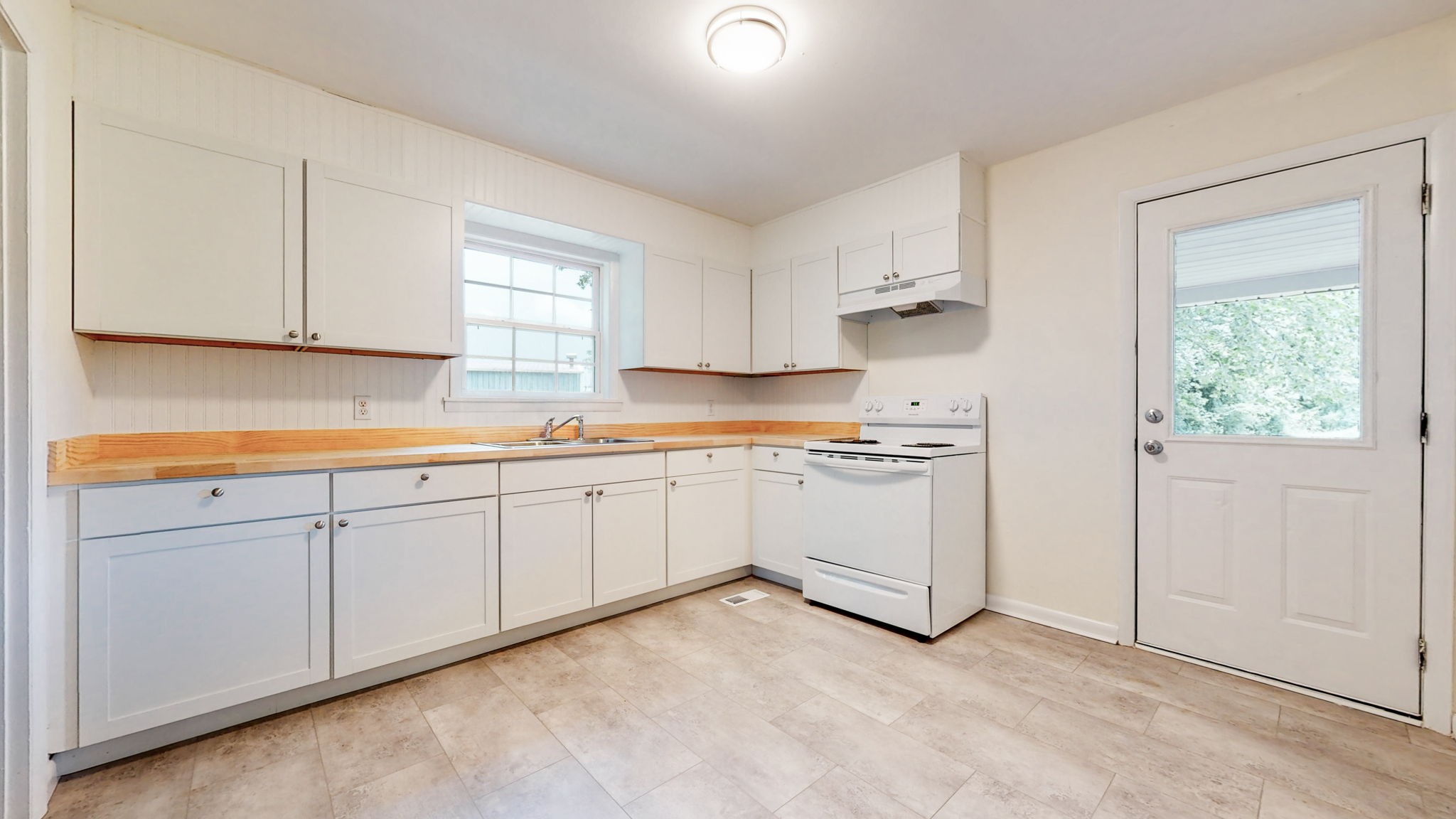 4267 Greenhaw Road Decherd, TN 37324 - Photo 4 of 13 Gallery Image 4