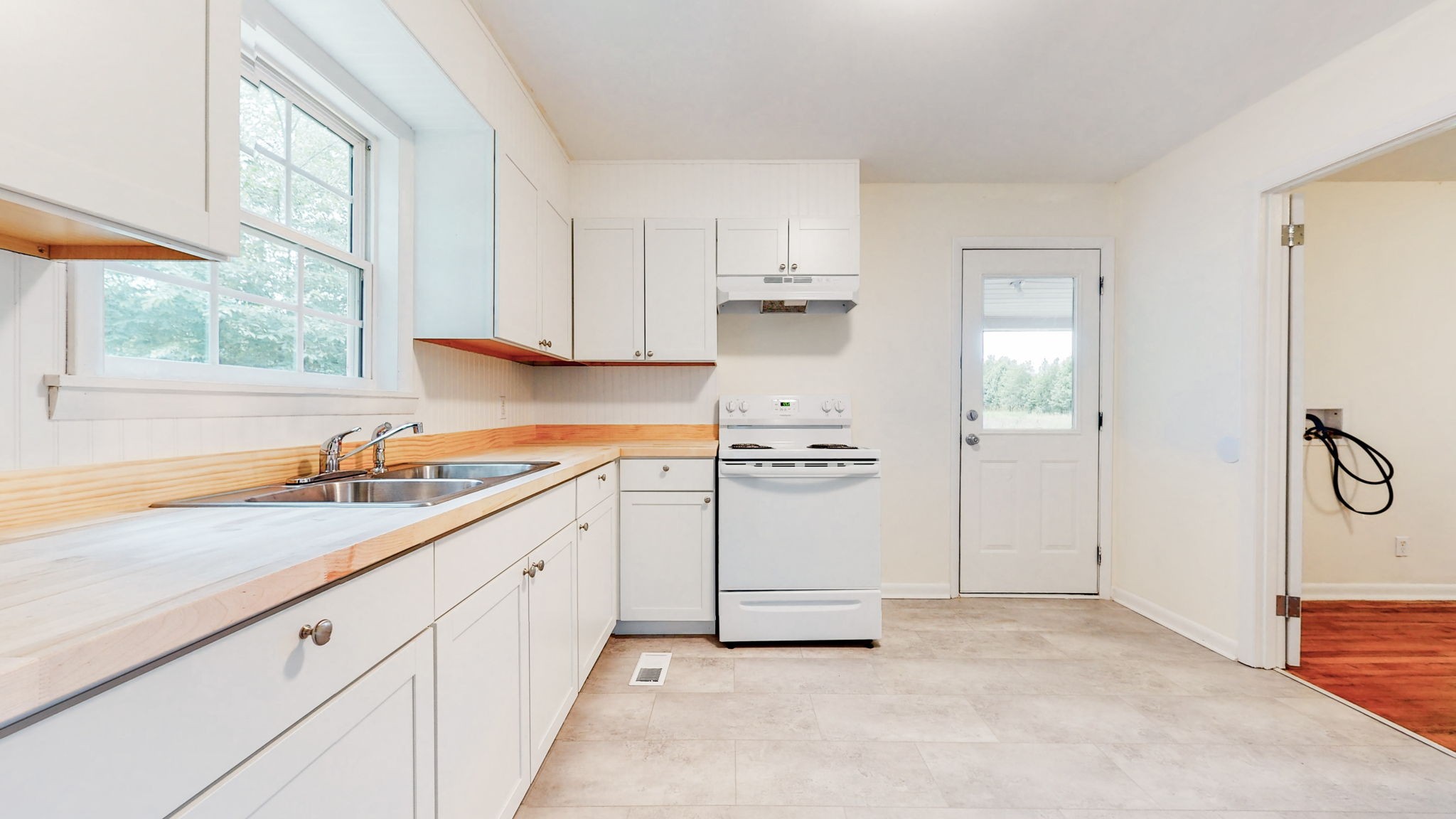 4267 Greenhaw Road Decherd, TN 37324 - Photo 6 of 13 Gallery Image 6
