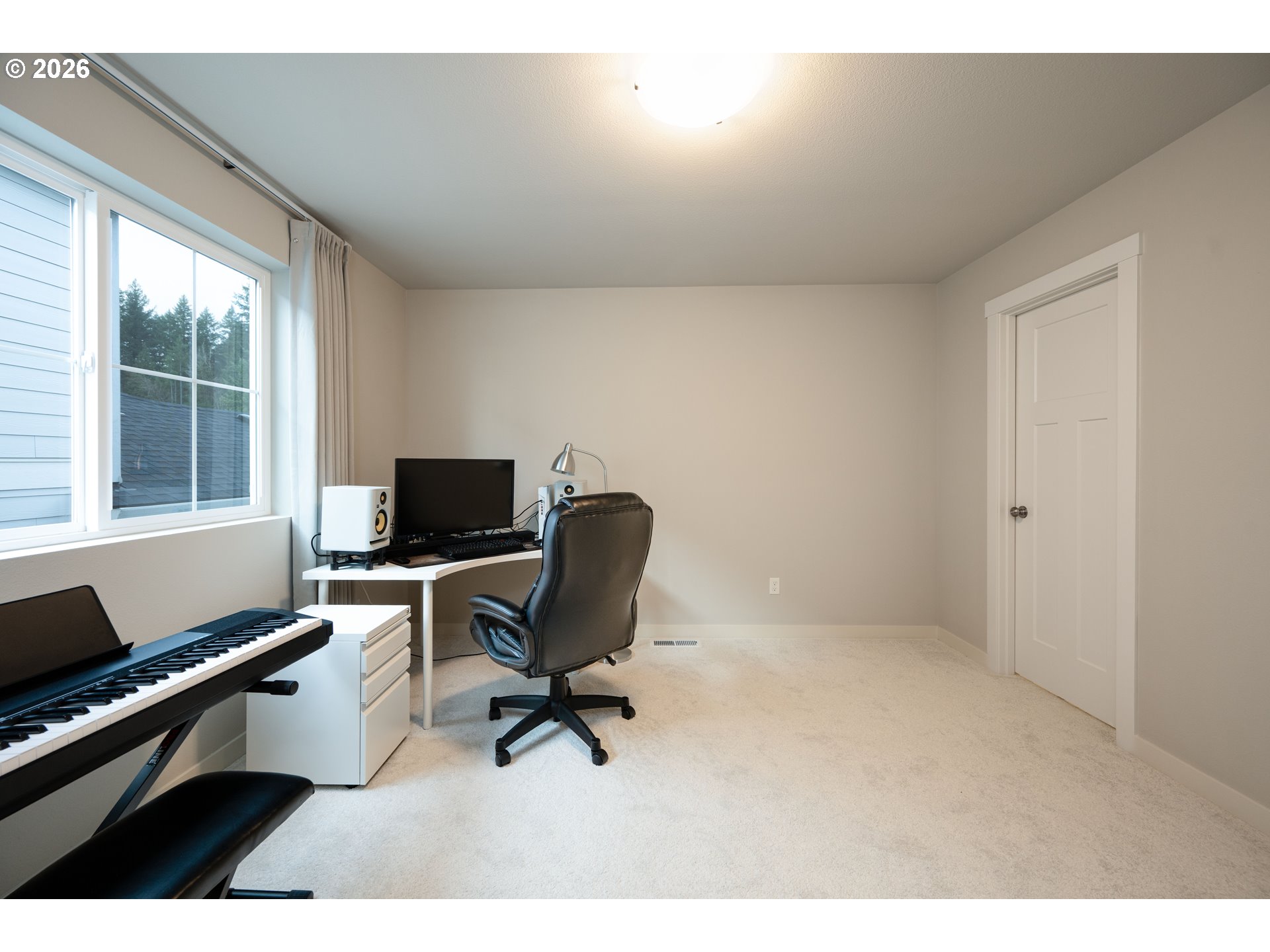 16800 Southwest Dowitcher Lane Beaverton, OR 97007 - Photo 32 of 48 a workspace with a window