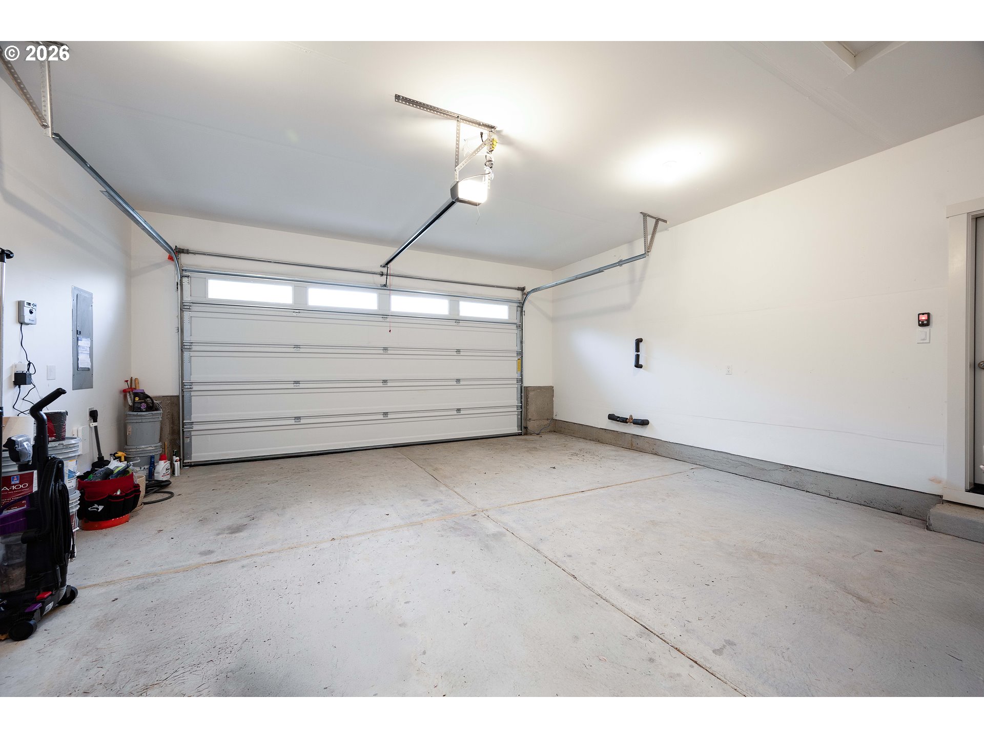 16800 Southwest Dowitcher Lane Beaverton, OR 97007 - Photo 42 of 48 a big room with closet