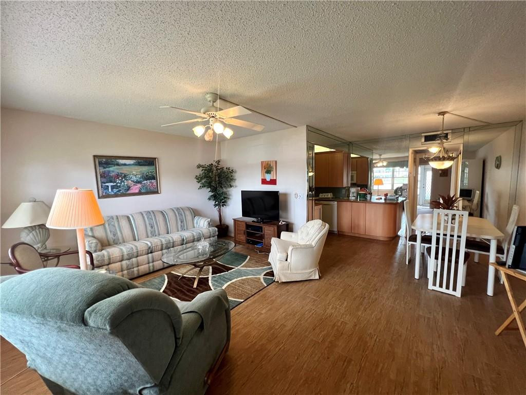 1054 Cornwall C, Unit 1054 Boca Raton, FL 33434 - Photo 4 of 22 Photo 4