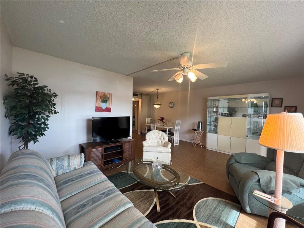 1054 Cornwall C, Unit 1054 Boca Raton, FL 33434 - Photo 5 of 22 Photo 5