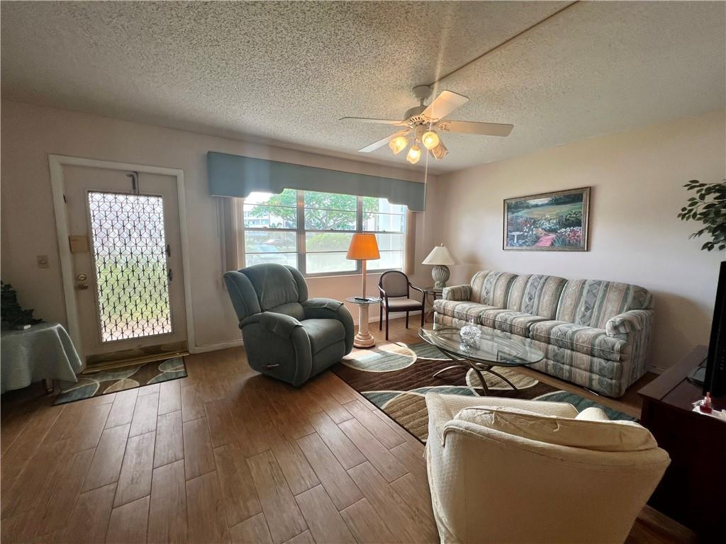 1054 Cornwall C, Unit 1054 Boca Raton, FL 33434 - Photo 6 of 22 Photo 6
