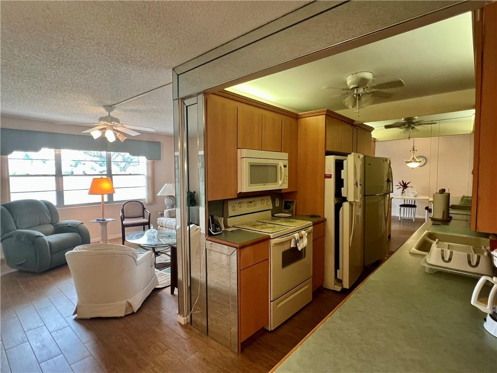 1054 Cornwall C, Unit 1054 Boca Raton, FL 33434 - Photo 7 of 22 Photo 7