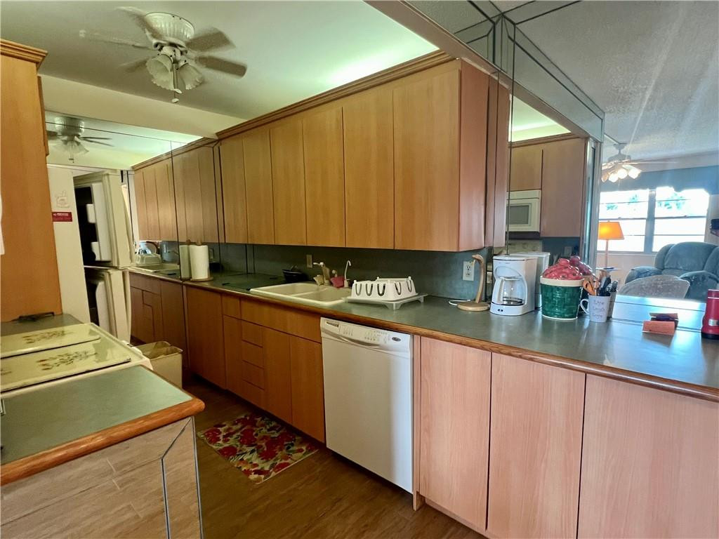 1054 Cornwall C, Unit 1054 Boca Raton, FL 33434 - Photo 8 of 22 Photo 8
