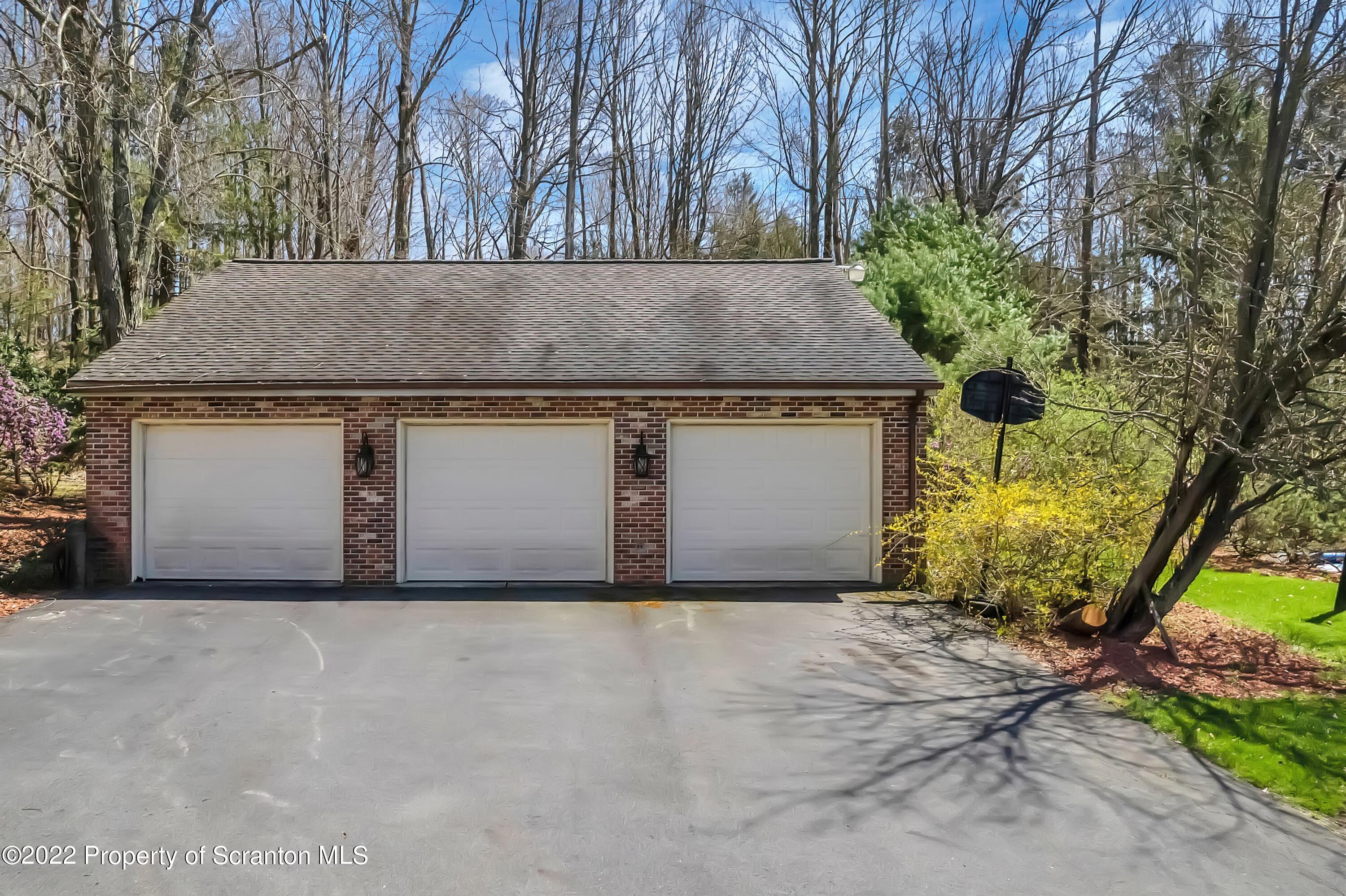 1345 Glenview Road Clarks Summit, PA 18411 - Photo 12 of 65 Gallery Image 12