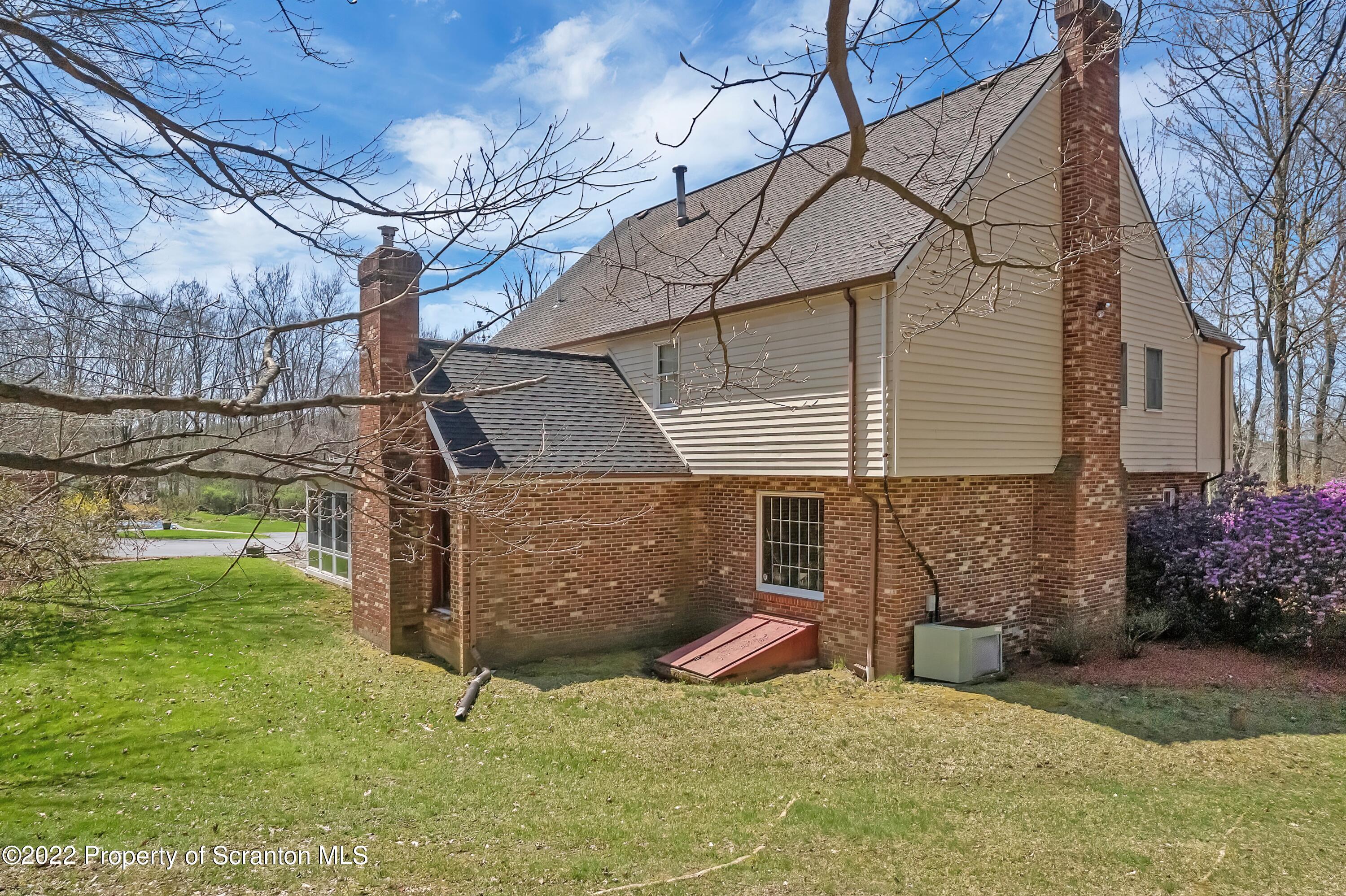1345 Glenview Road Clarks Summit, PA 18411 - Photo 8 of 65 Gallery Image 8