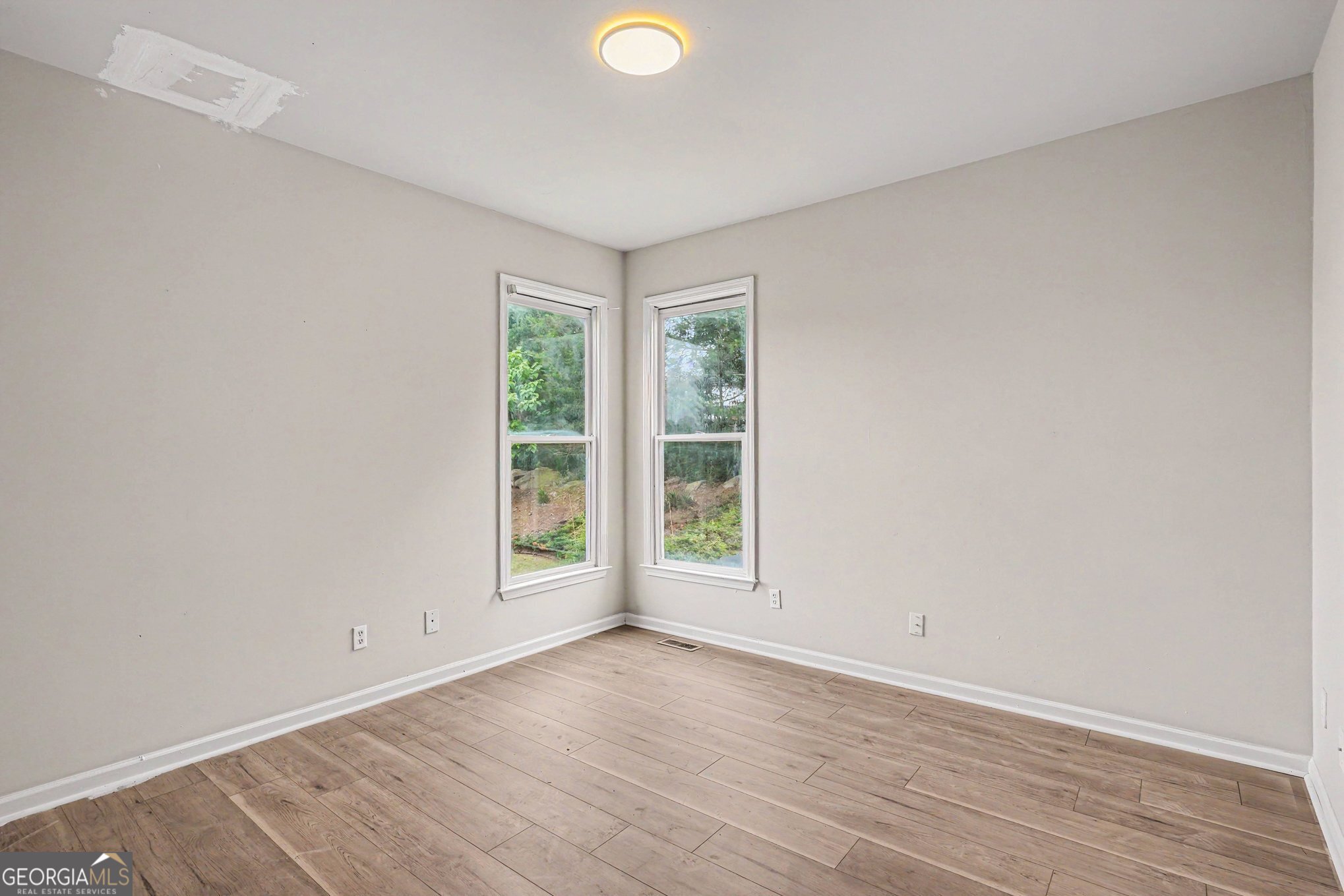 3927 Broadleaf Walk Ellenwood, GA 30294 - Photo 8 of 35