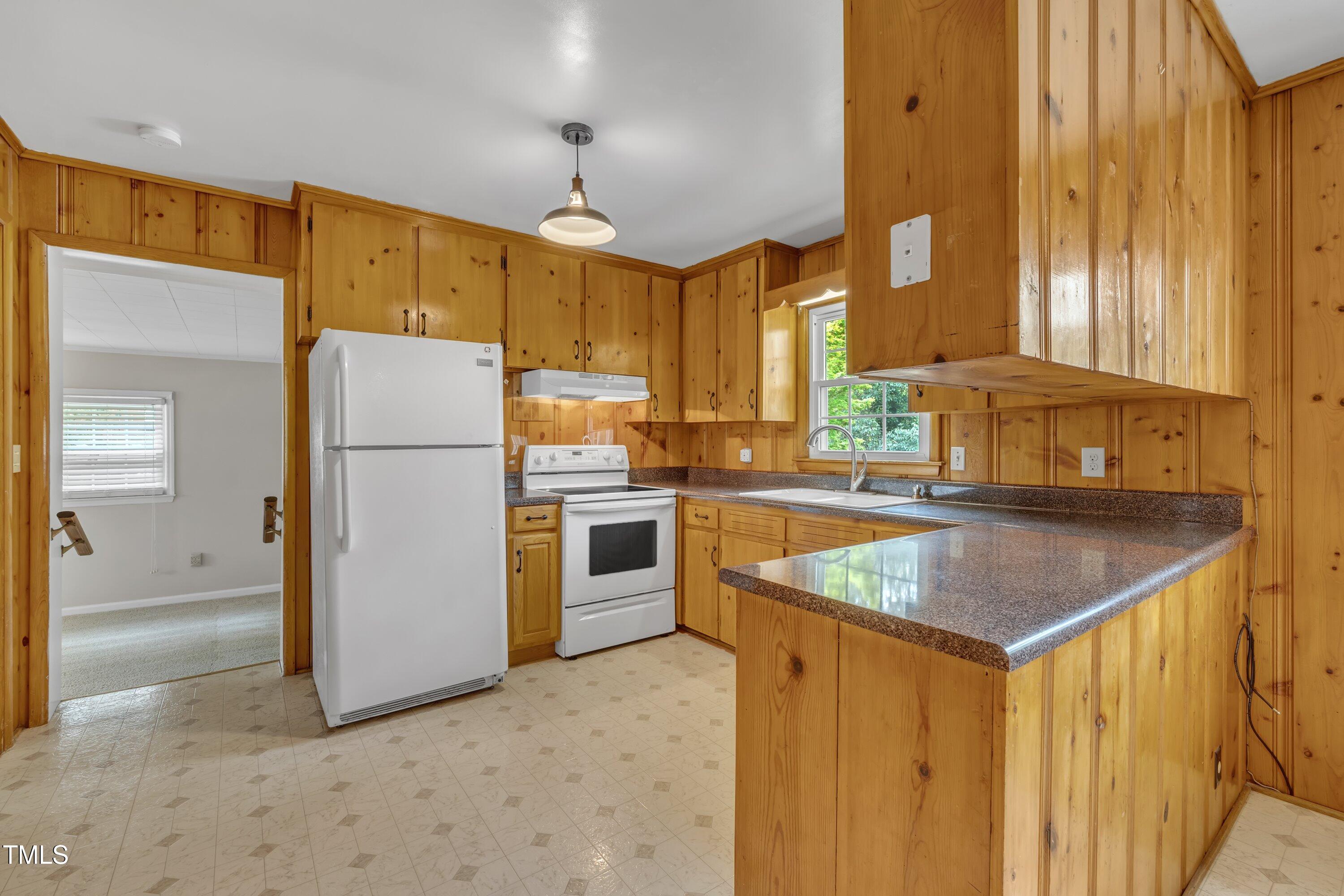 407 West Cornwall Road Cary, NC 27511 - Photo 10 of 34 15-407 W Cornwall Rd-9