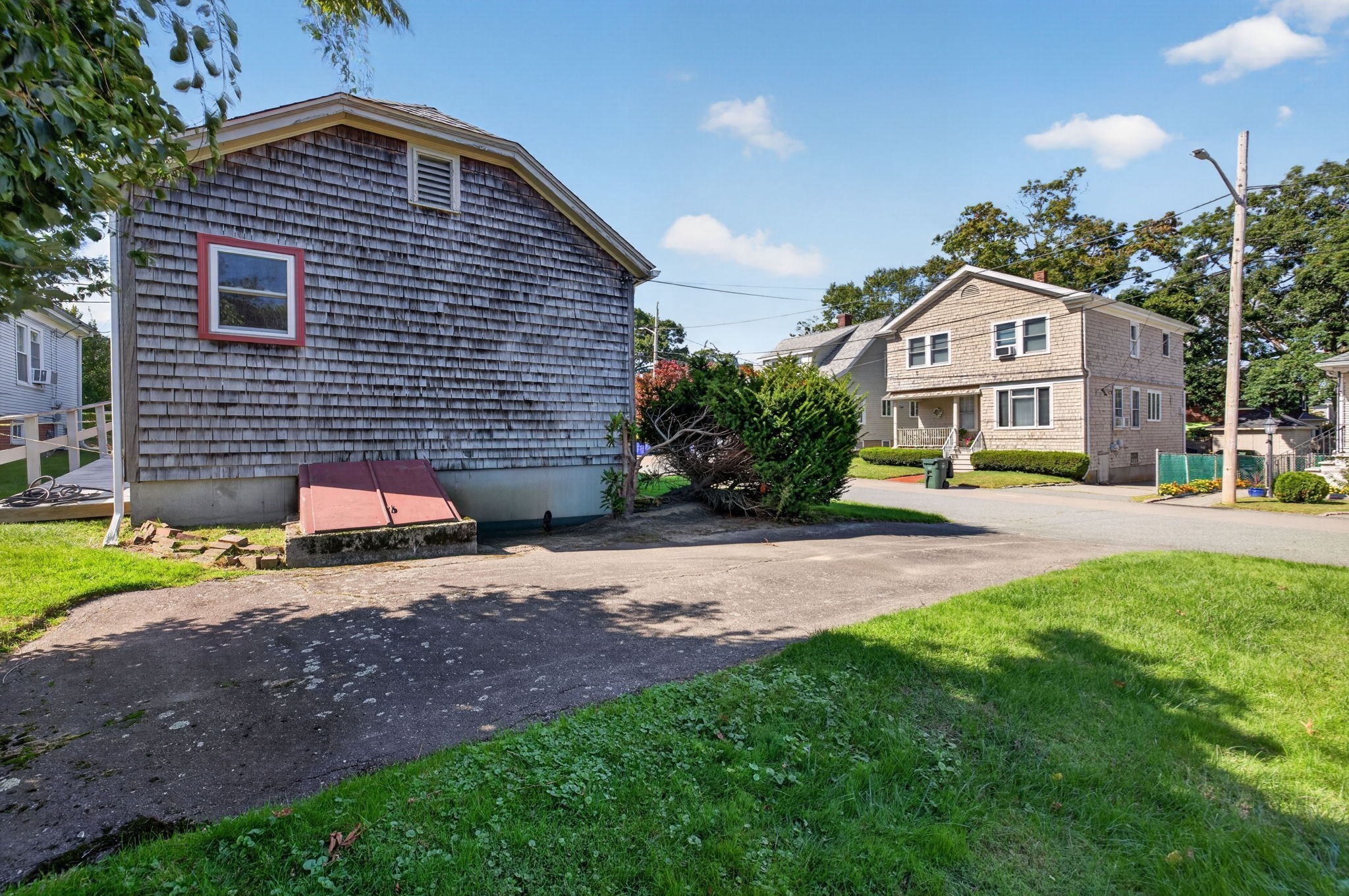 63 Hemlock Street Fall River, MA 02720 - Photo 4 of 38 Gallery Image 4