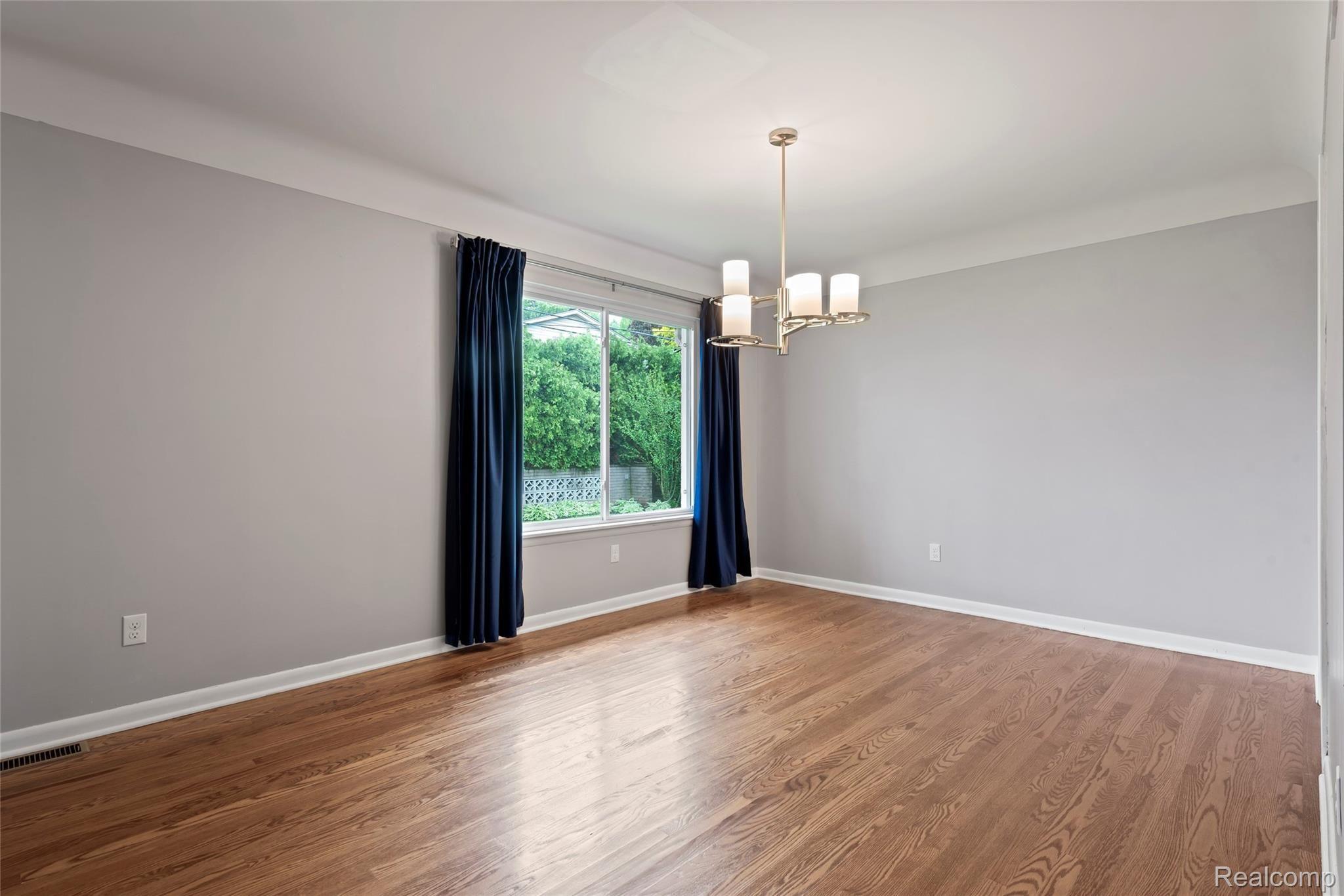 750 Canterbury Road Grosse Pointe, MI 48236 - Photo 5 of 47 Dining room