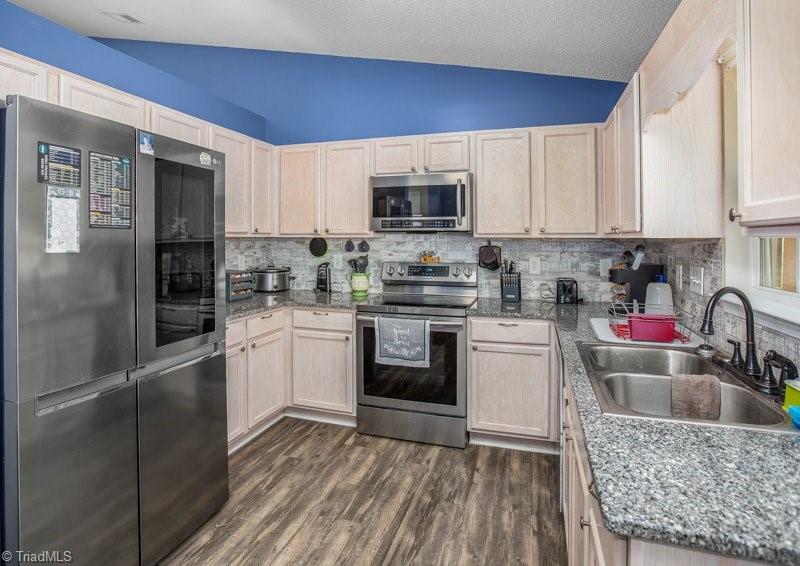 2886 WaterStone Loop High Point, NC 27265 - Photo 6 of 14