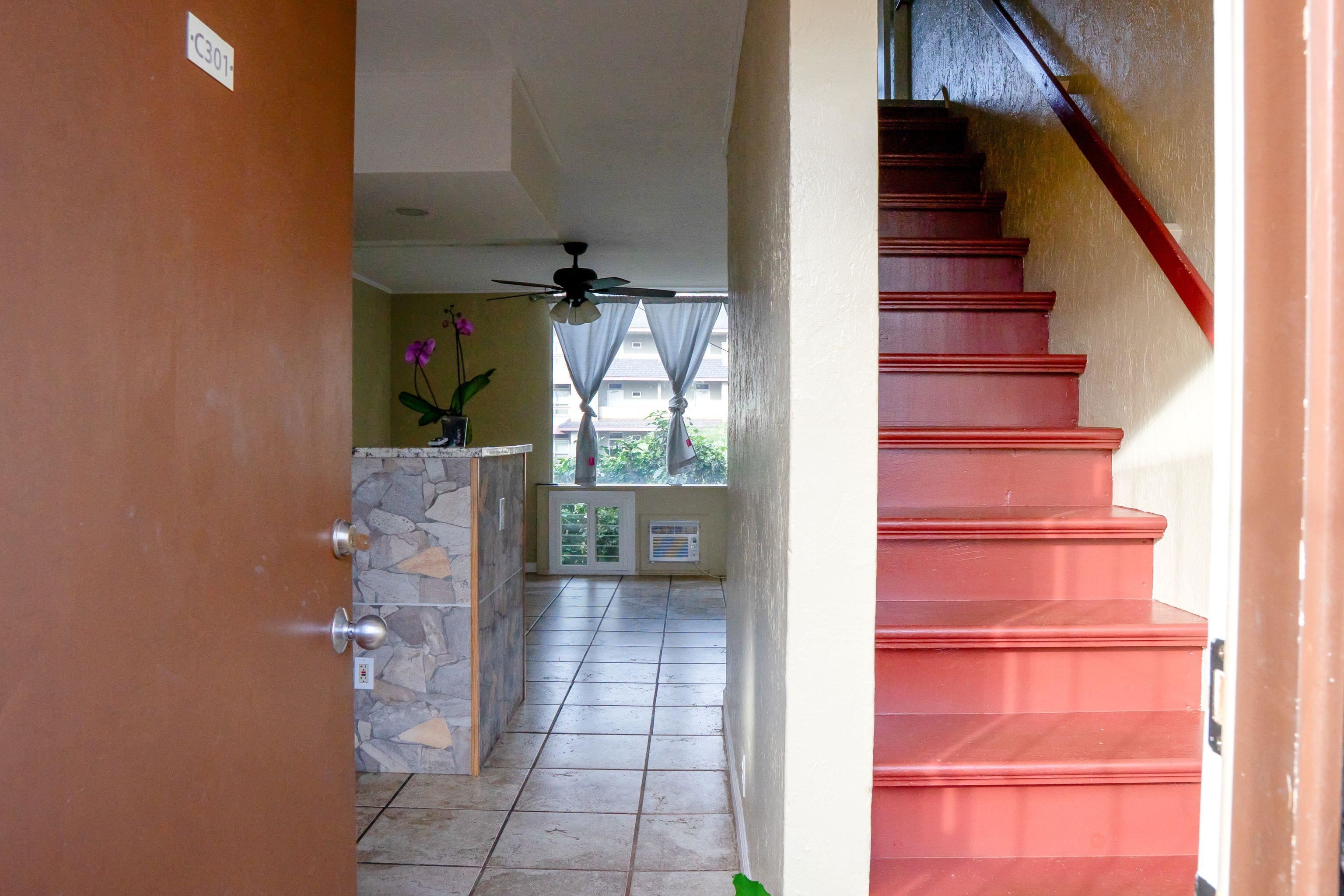 3676 Lower Honoapiilani Road, Unit C301 Lahaina, HI 96761 - Photo 5 of 49 a view of entryway and kitchen
