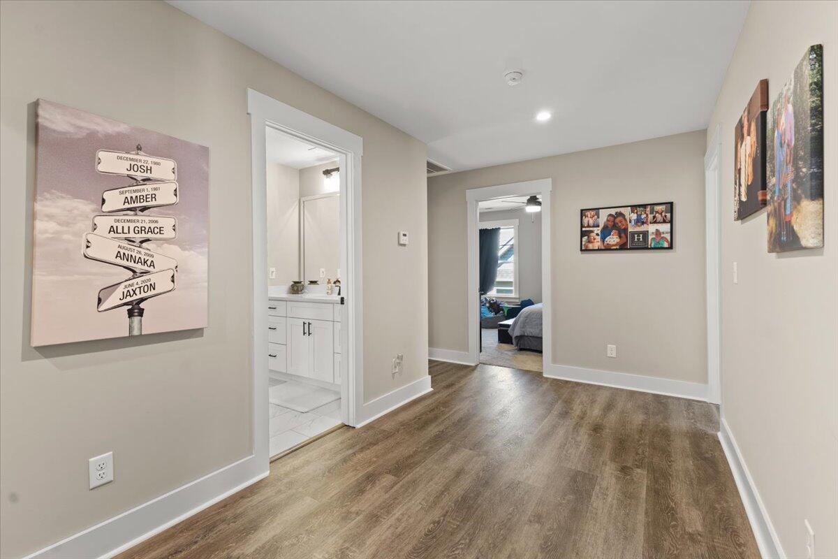 905 Live Oak Road Ringgold, GA 30736 - Photo 25 of 40 UPSTAIRS FOYER