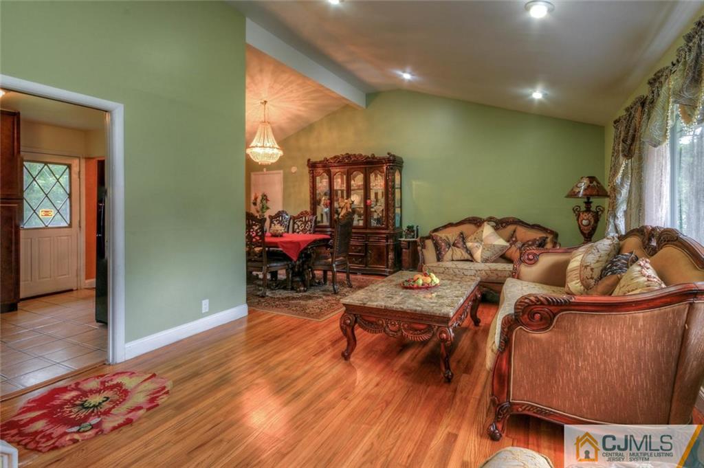 22 Colburn Road East Brunswick, NJ 08816 - Photo 4 of 20 Gallery Image 4