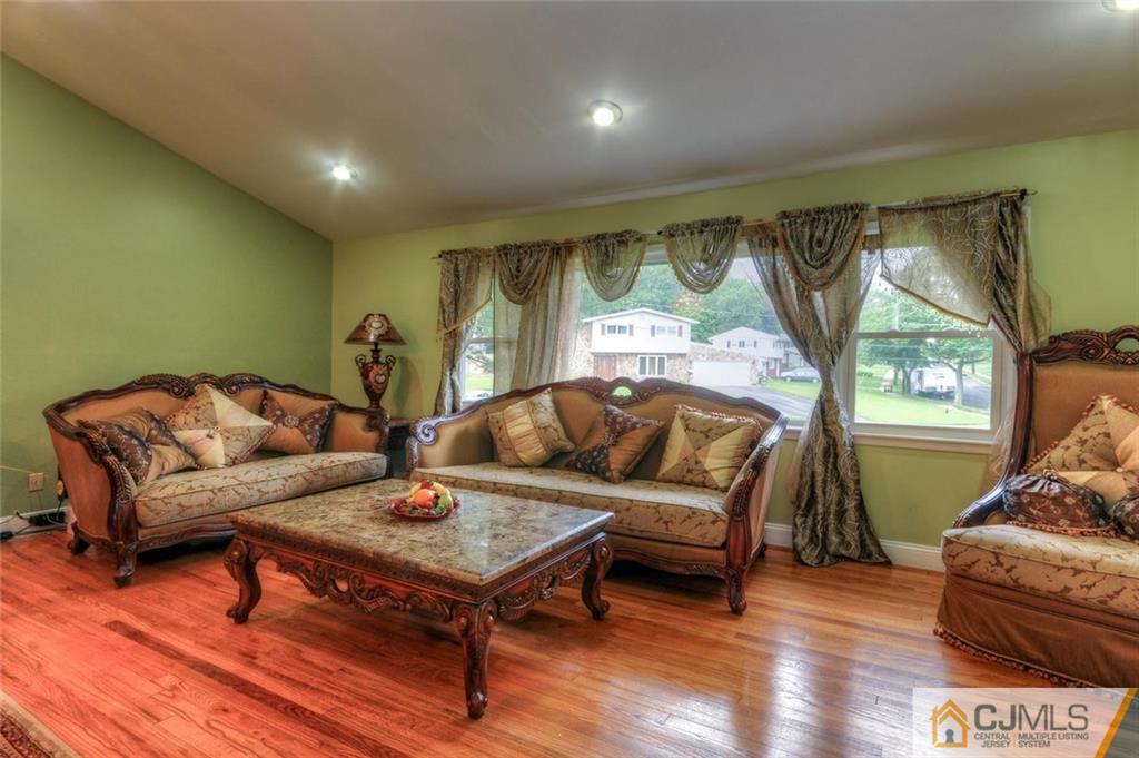 22 Colburn Road East Brunswick, NJ 08816 - Photo 5 of 20 Gallery Image 5