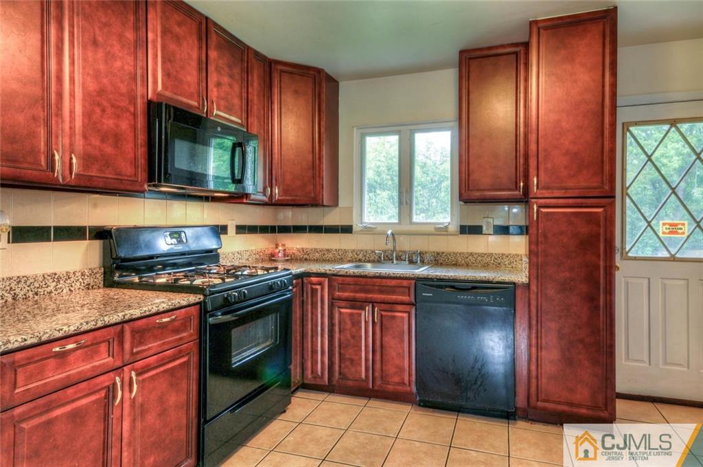 22 Colburn Road East Brunswick, NJ 08816 - Photo 7 of 20 Gallery Image 7