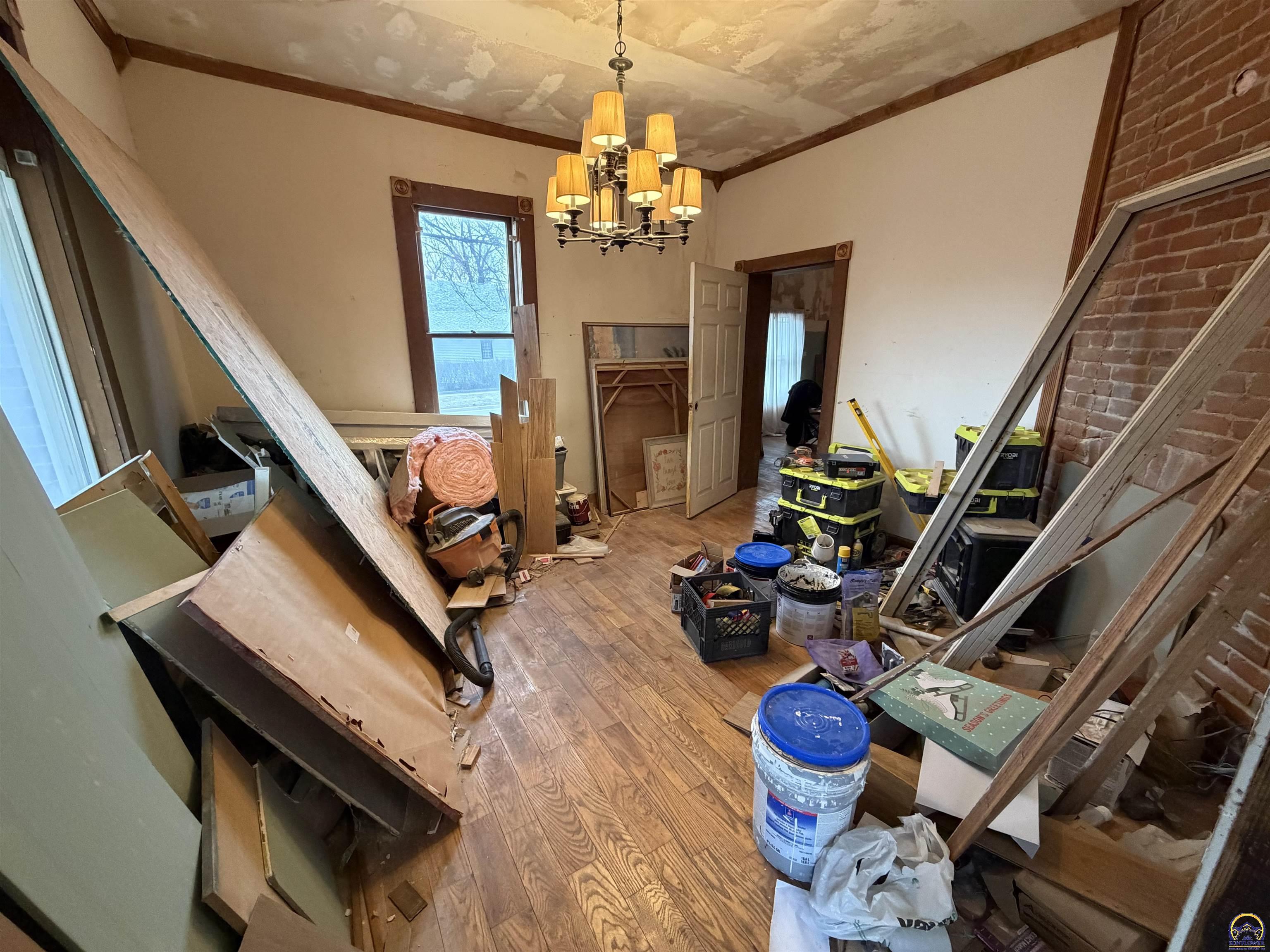 335 Southwest Western Avenue Topeka, KS 66606 - Photo 4 of 22