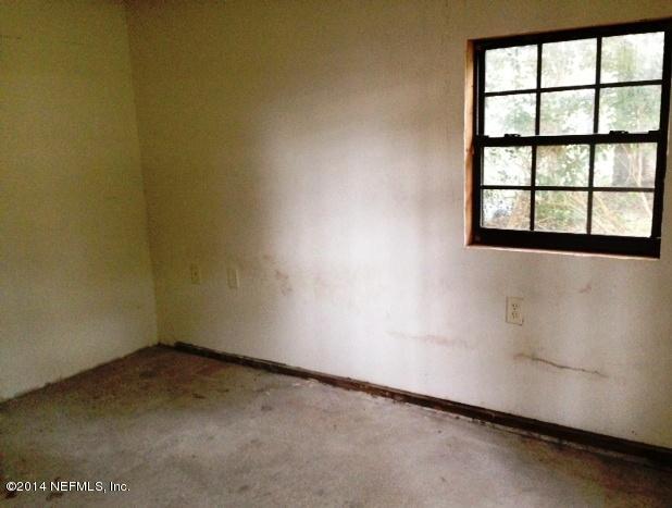 12885 Beaubien Road Jacksonville, FL 32258 - Photo 7 of 10 Garage-workshop