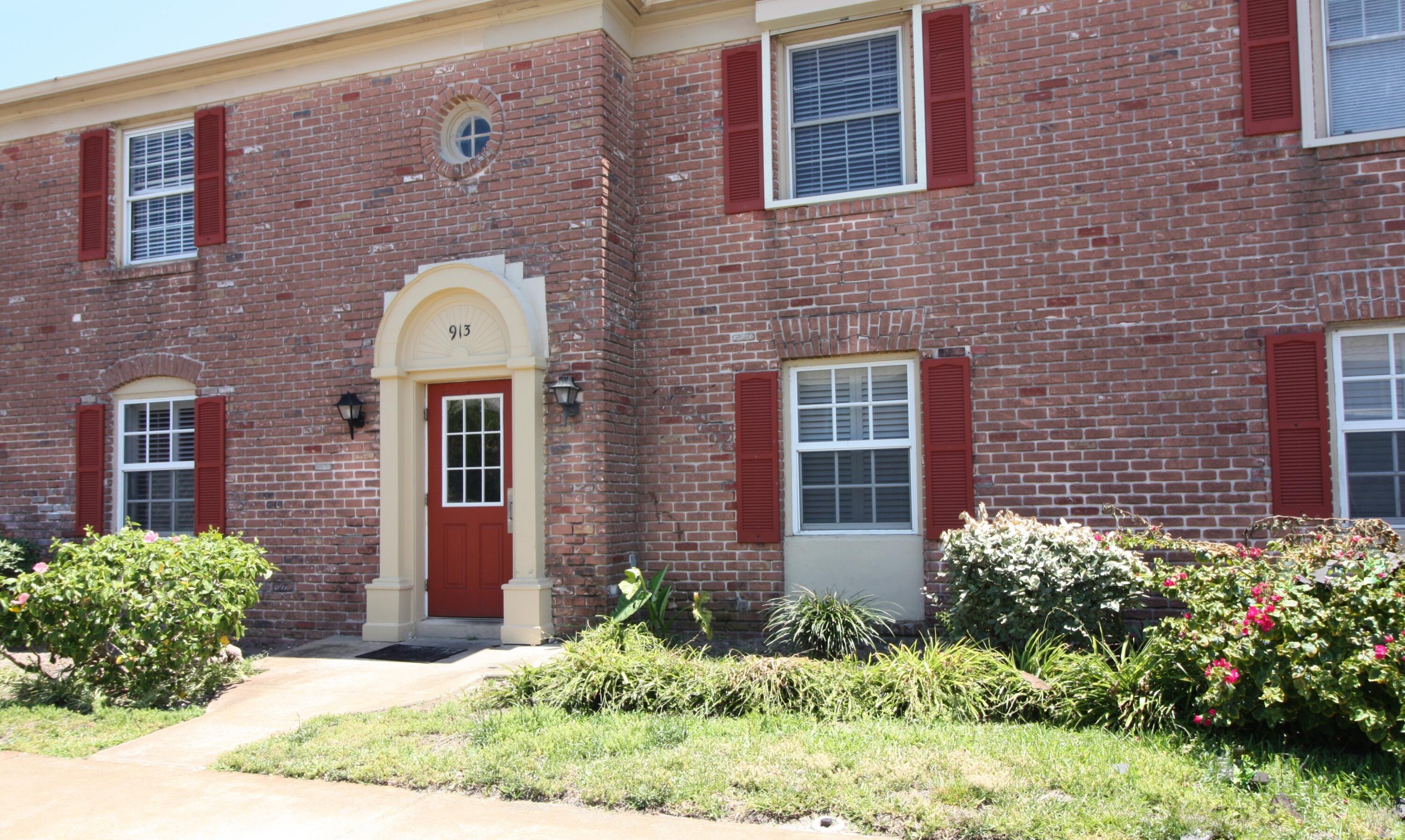 913 South Colonial Ct Unit D