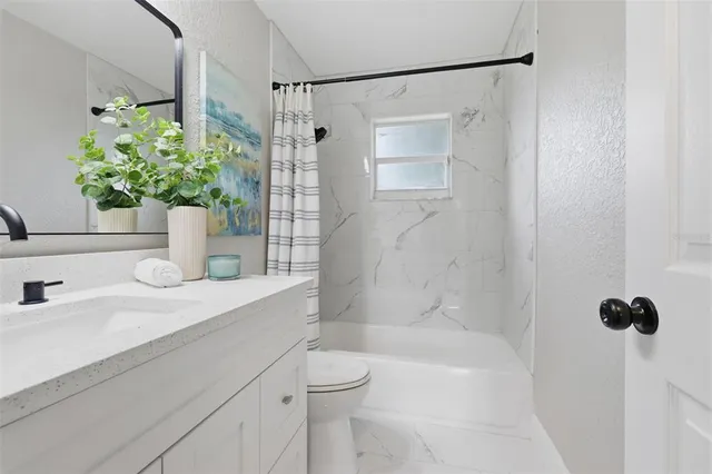 $239,900 | 225 West Volusia Avenue, Deland, FL 32720