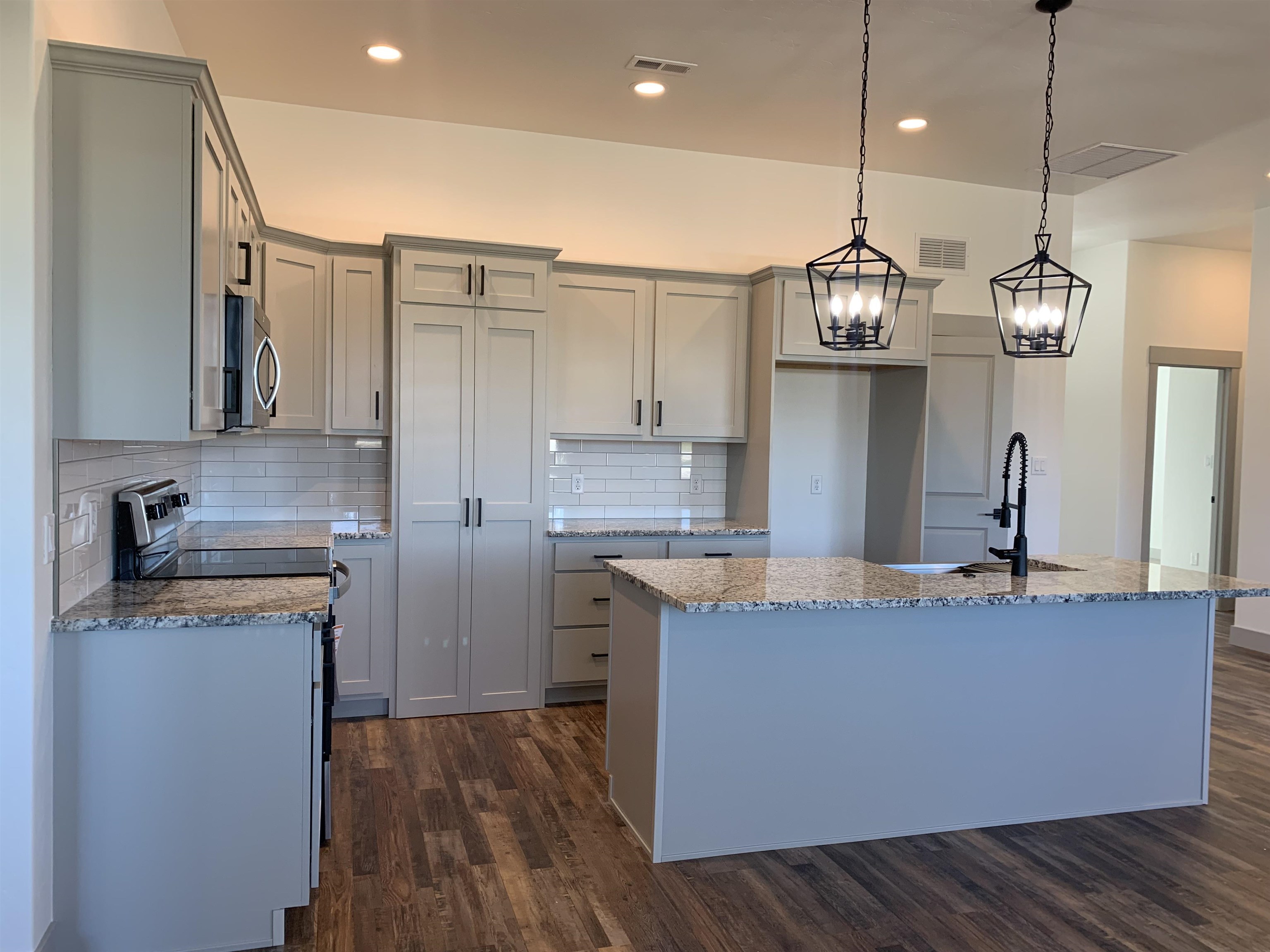3315 E Road Clifton, CO 81520 - Photo 5 of 22 Gallery Image 5
