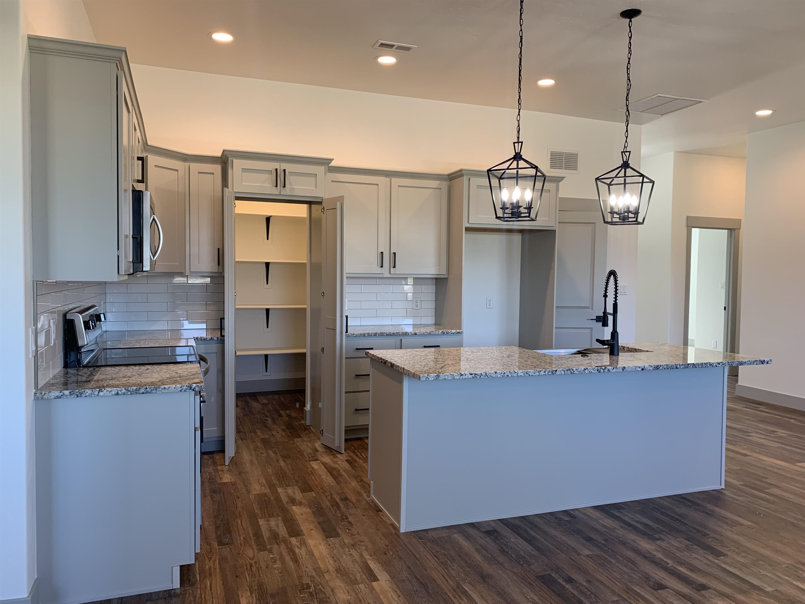 3315 E Road Clifton, CO 81520 - Photo 6 of 22 Gallery Image 6