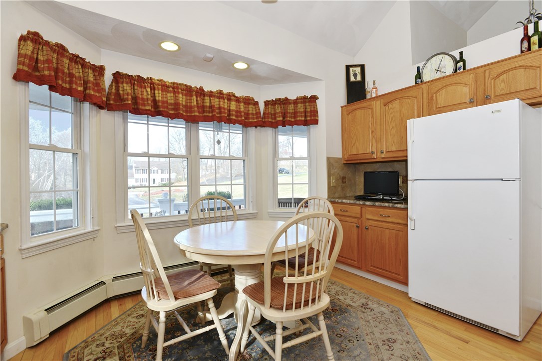 32 Blueberry Hill Road Woonsocket, RI 02895 - Photo 12 of 31