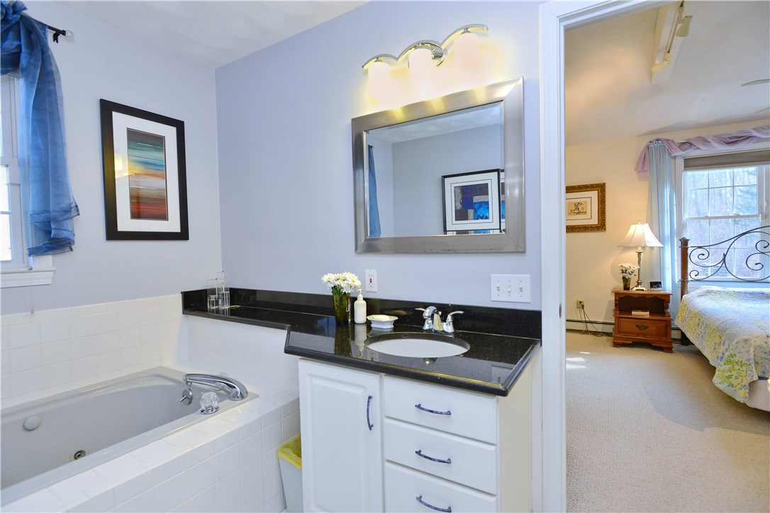 32 Blueberry Hill Road Woonsocket, RI 02895 - Photo 19 of 31