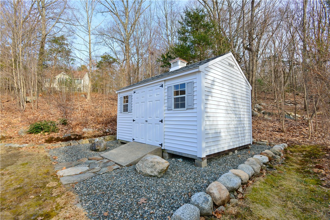 32 Blueberry Hill Road Woonsocket, RI 02895 - Photo 27 of 31