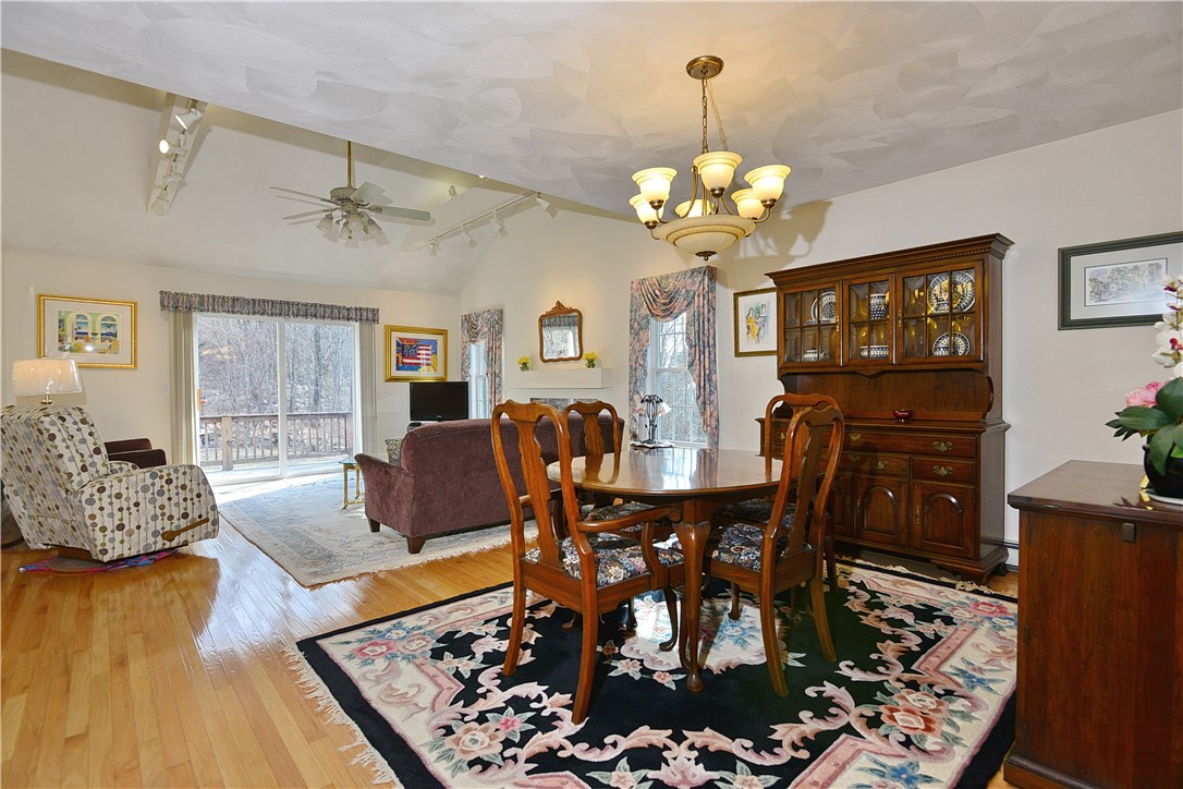 32 Blueberry Hill Road Woonsocket, RI 02895 - Photo 5 of 31