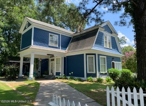 $305,000 | 604 Court Street, Hattiesburg, MS 39401