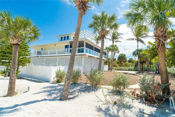 $2,170,000 | 230 North Gulf Boulevard, Boca Grande, FL 33921