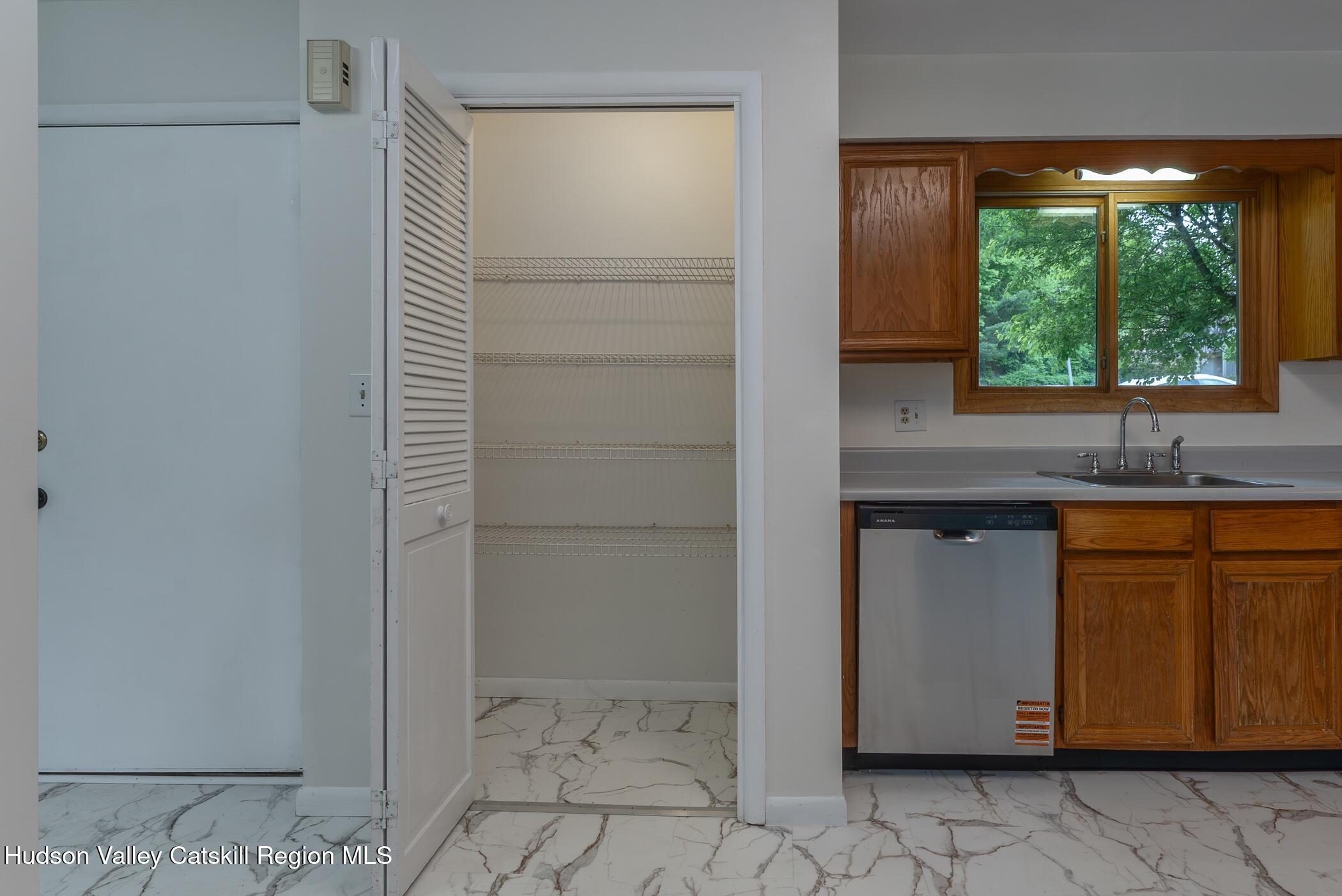 37 Rondout Harbor Port Ewen, NY 12466 - Photo 6 of 52 Image-6