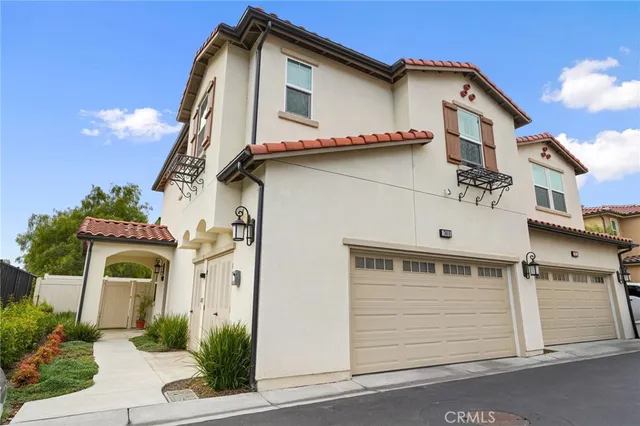 $689,000 | 1740 Heywood Street, Unit B, Simi Valley, CA 93065