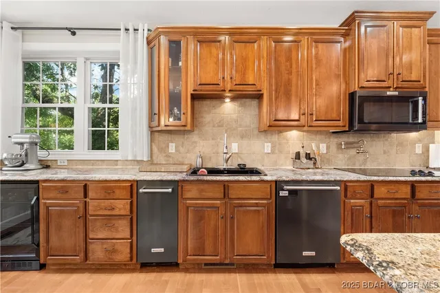 $599,000 | 88 Beacon Hill Drive, Lake Ozark, MO 65049