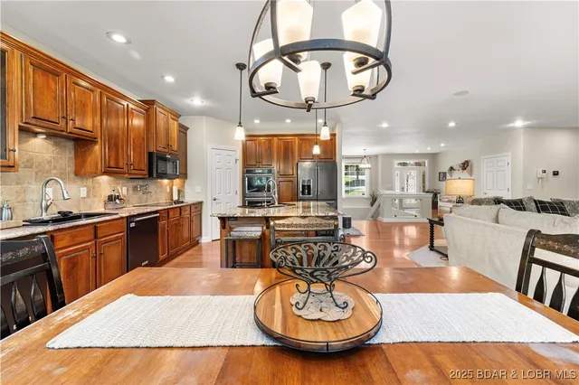 $599,000 | 88 Beacon Hill Drive, Lake Ozark, MO 65049