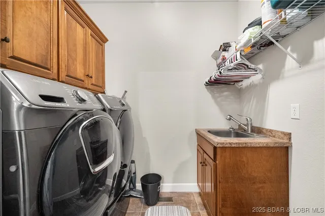 $599,000 | 88 Beacon Hill Drive, Lake Ozark, MO 65049