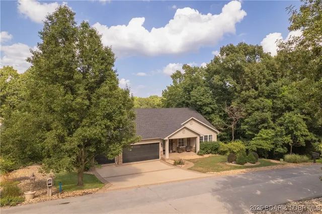 $599,000 | 88 Beacon Hill Drive, Lake Ozark, MO 65049