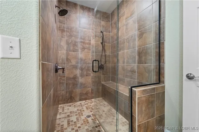 $599,000 | 88 Beacon Hill Drive, Lake Ozark, MO 65049