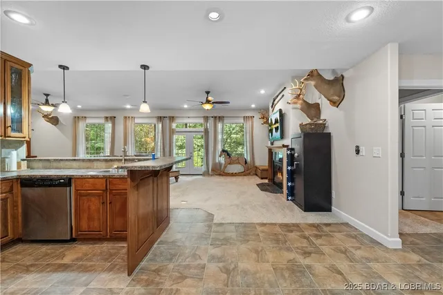 $599,000 | 88 Beacon Hill Drive, Lake Ozark, MO 65049