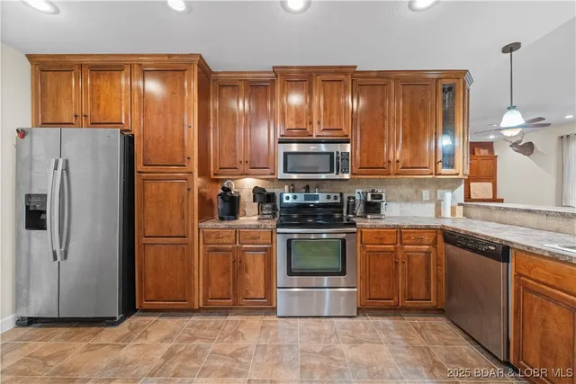 $599,000 | 88 Beacon Hill Drive, Lake Ozark, MO 65049