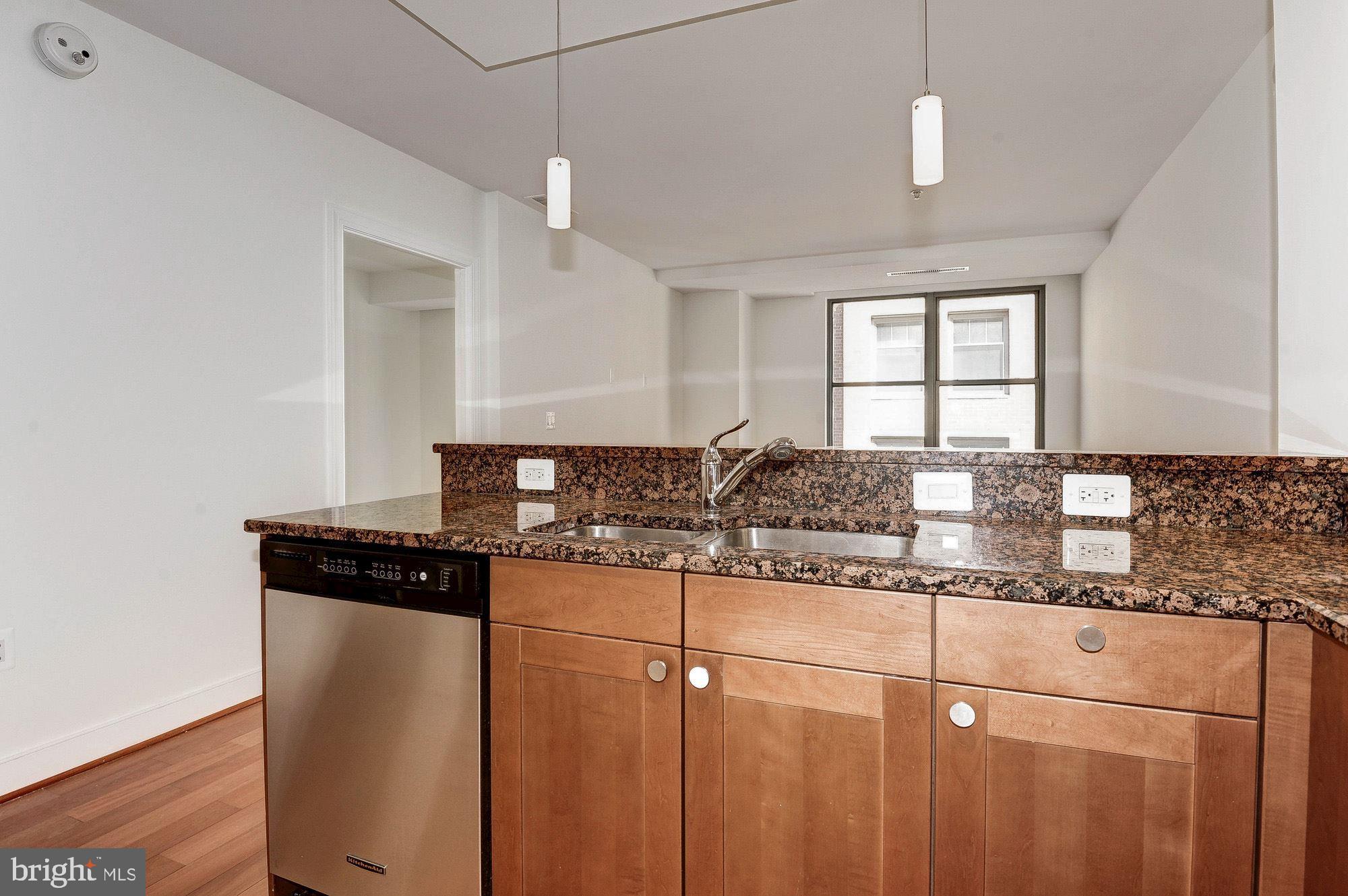 2425 L Street Northwest, Unit 635 Washington, DC 20037 - Photo 7 of 38 Breakfast Bar