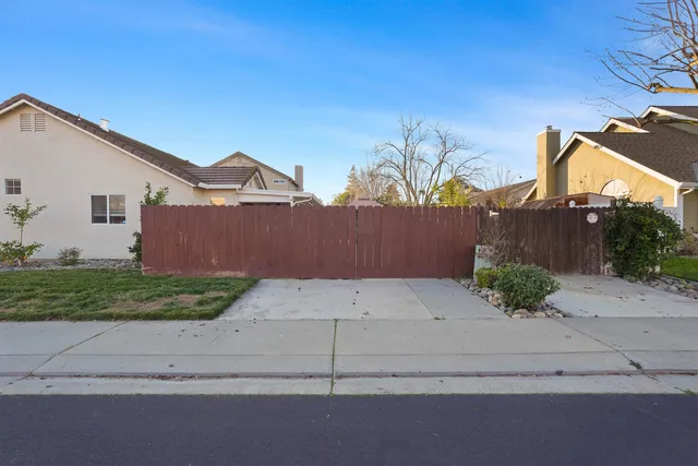 $499,000 | 2255 McAllister Lane, Riverbank, CA 95367