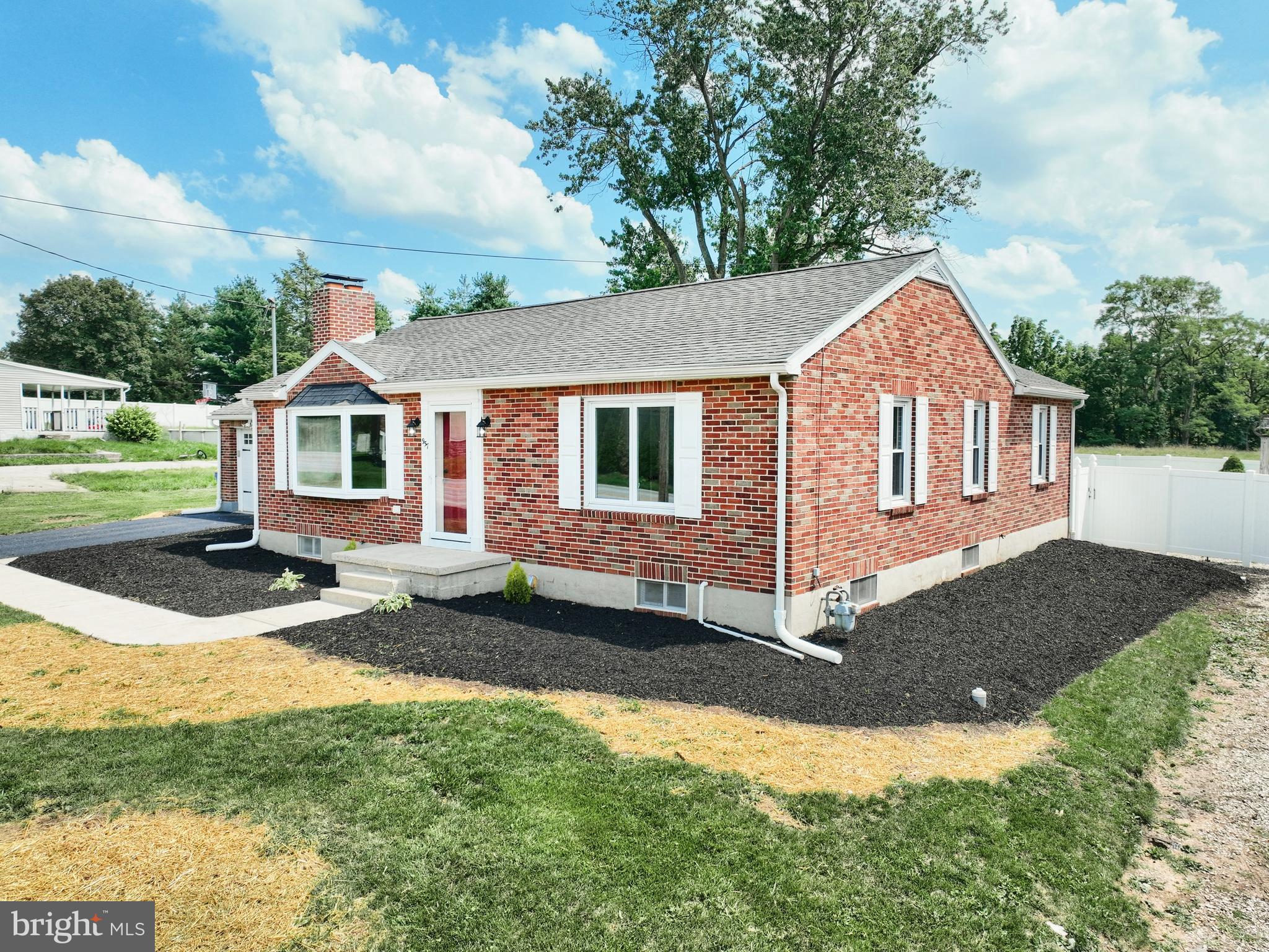 957 Greenbriar Road York, PA 17404 - Photo 12 of 61 Gallery Image 12