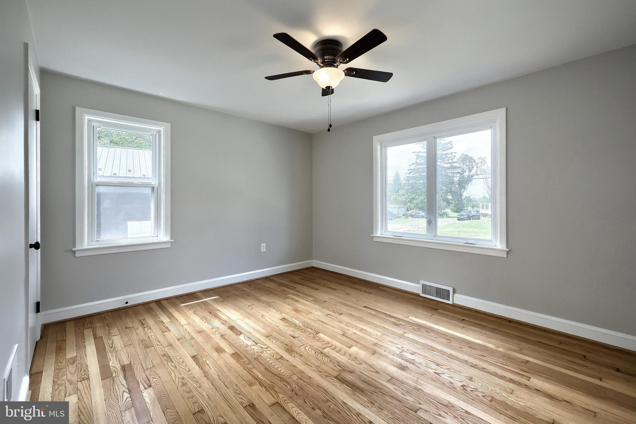 957 Greenbriar Road York, PA 17404 - Photo 32 of 61 Gallery Image 32