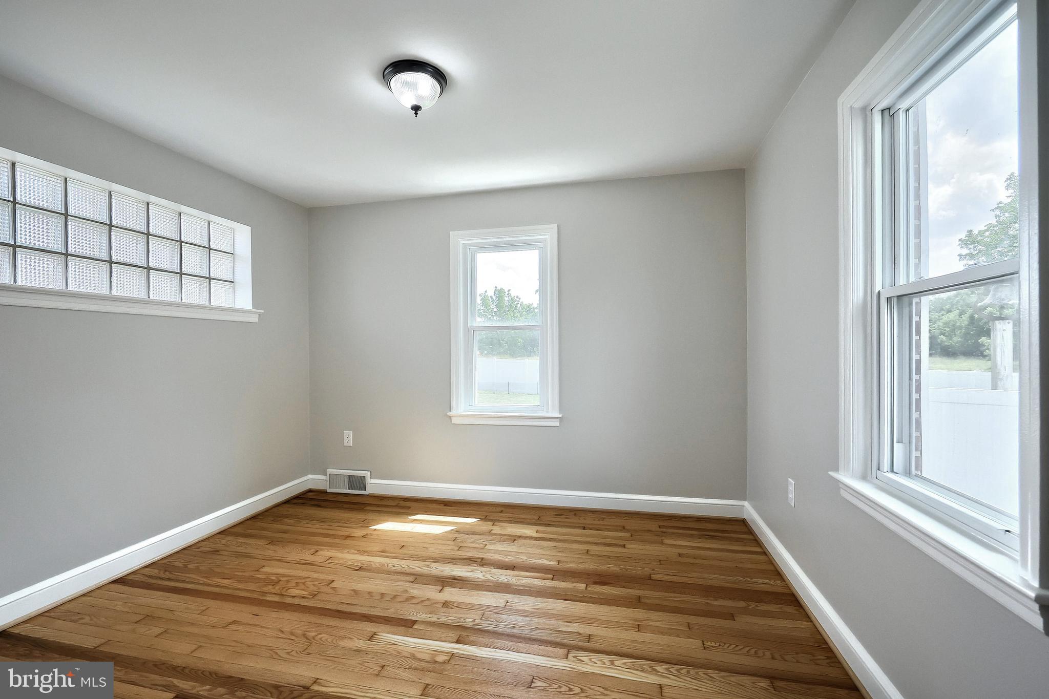 957 Greenbriar Road York, PA 17404 - Photo 34 of 61 Gallery Image 34
