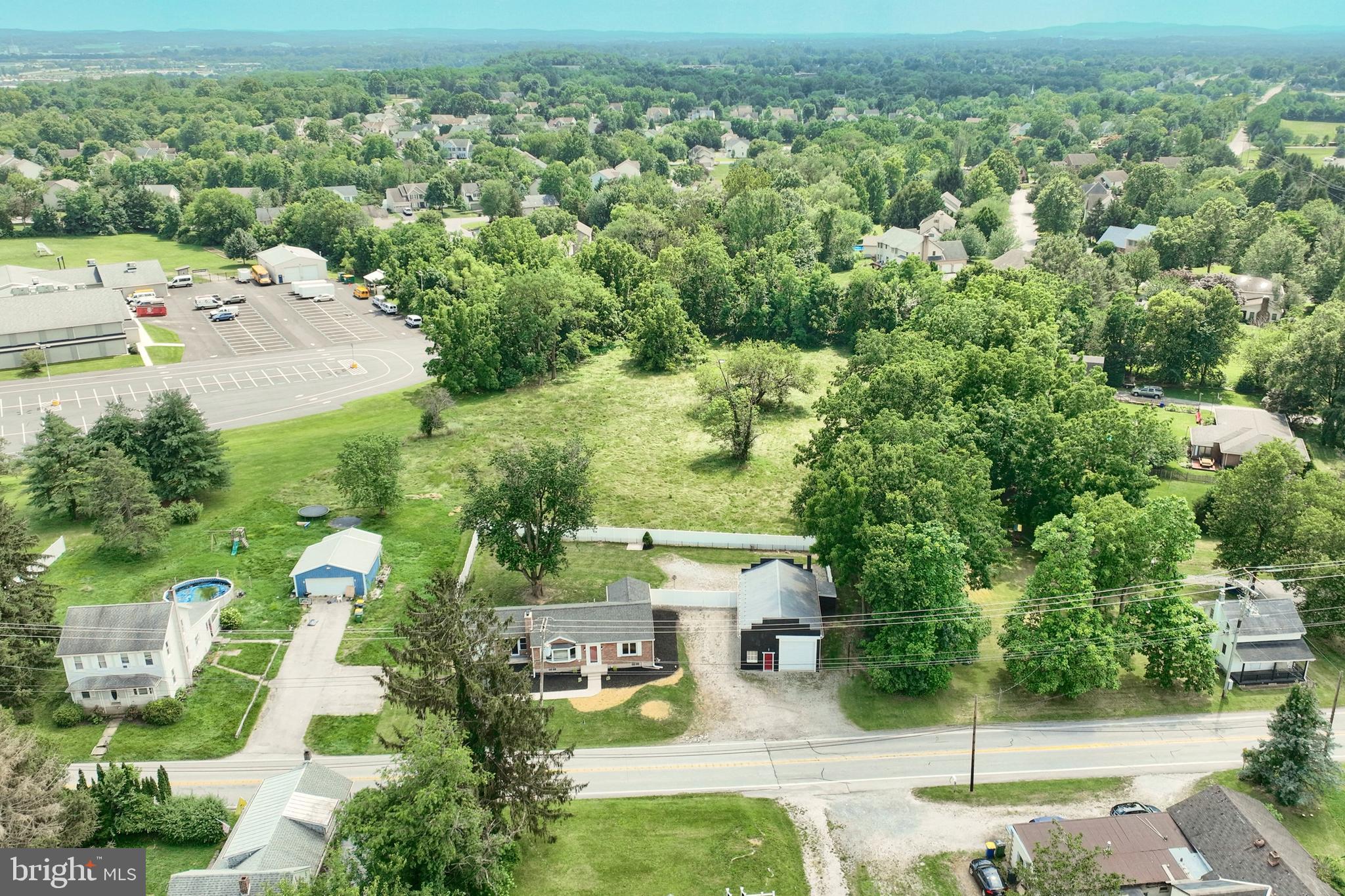957 Greenbriar Road York, PA 17404 - Photo 4 of 61 Gallery Image 4