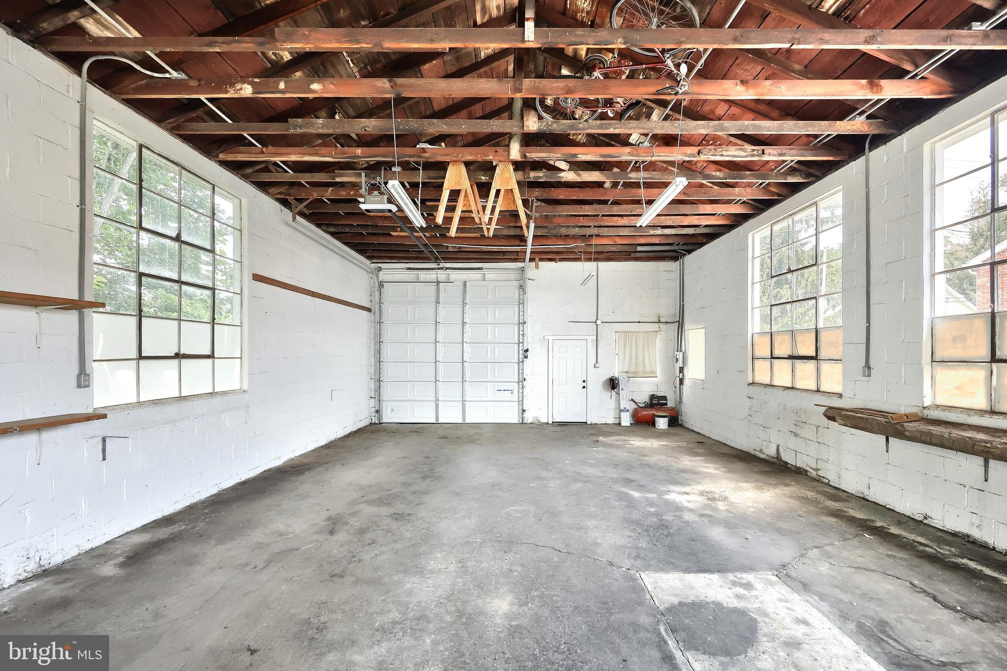 957 Greenbriar Road York, PA 17404 - Photo 10 of 61 Gallery Image 10